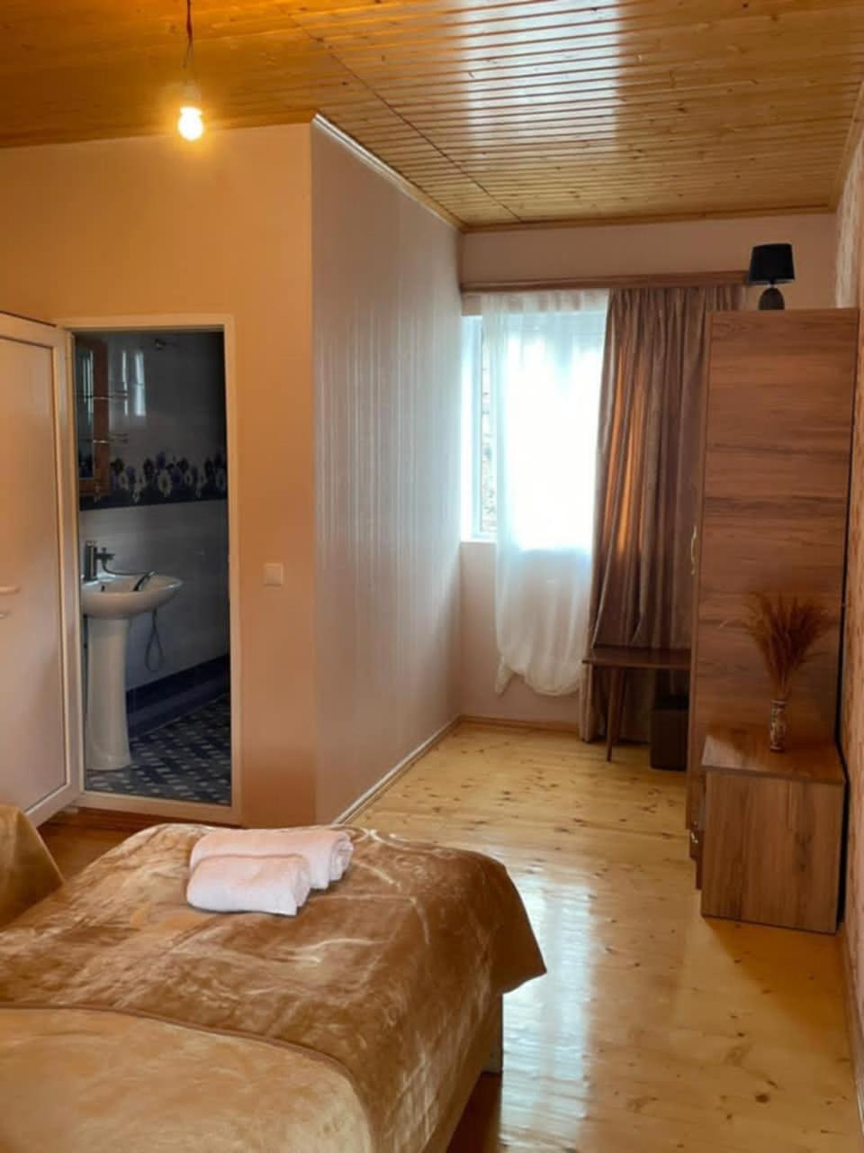 Guest House Nene เมสเตีย ภายนอก รูปภาพ